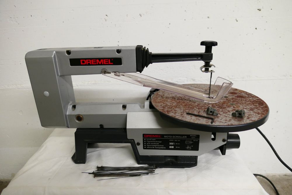 Bucktool Laubsäge Elektrisch – 457mm Mit Drehzahlregelung & Schwenkbarem Sägearm Für Präzise Holzarbeiten