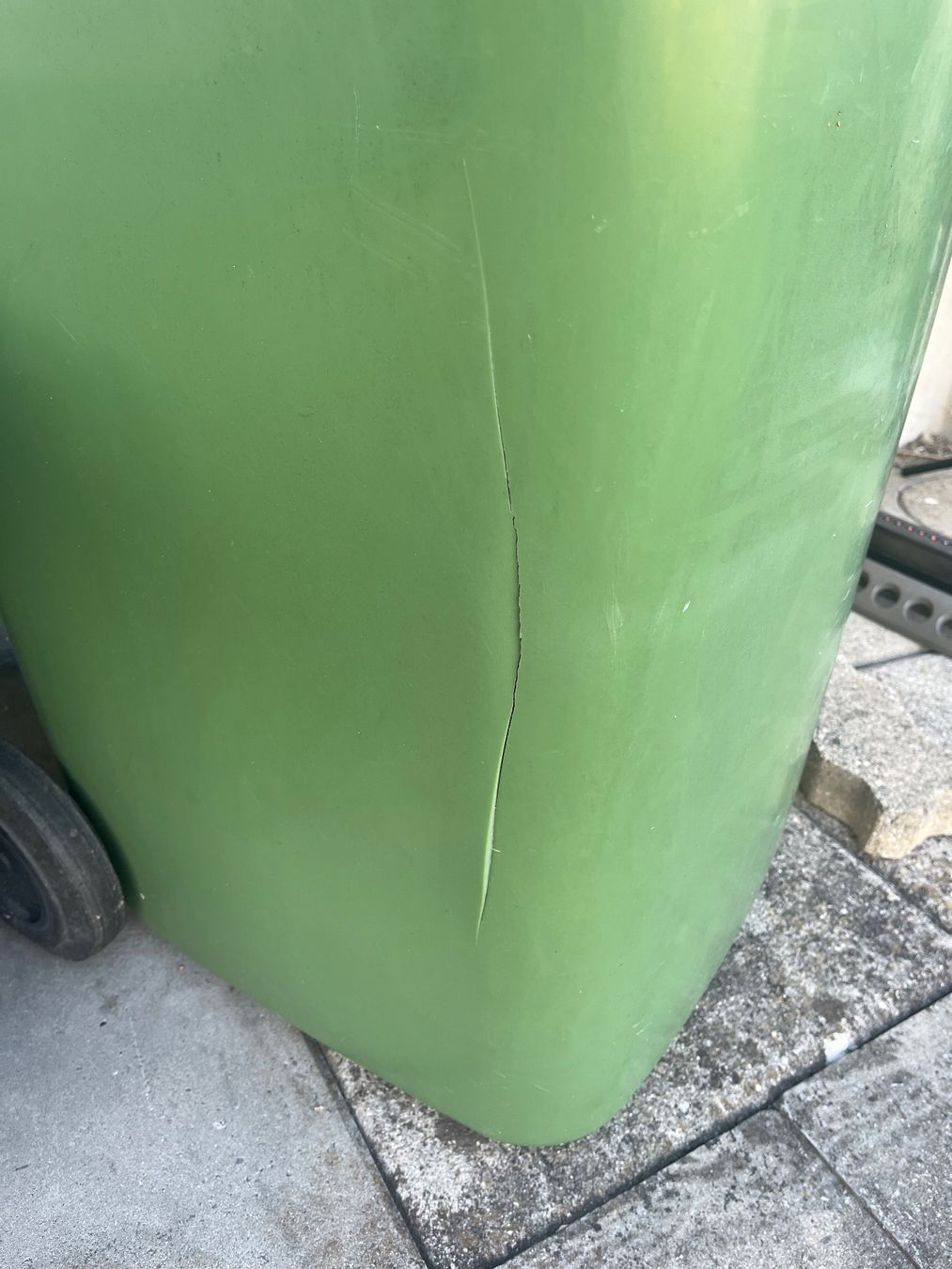 Sonstiges für Büro & Gewerbe: Grüngut Container 240 L – Gebraucht aus Bern von jimyhendrix 3