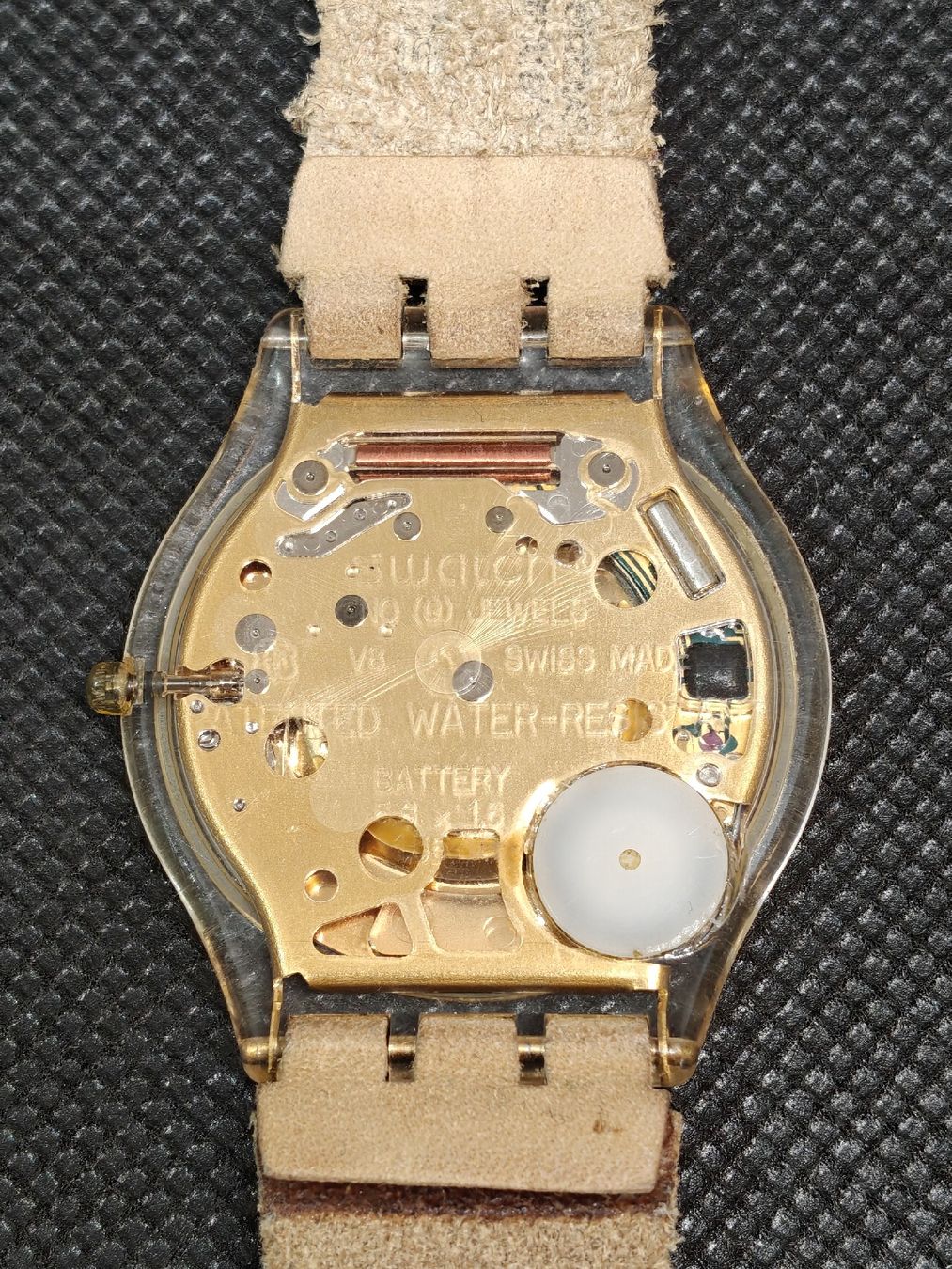 Swatch Orologi: Swatch Swiss 2001 Gold Transparent 33mm – Difettoso da Wangen an der Aare venduto da RetroKontor 2
