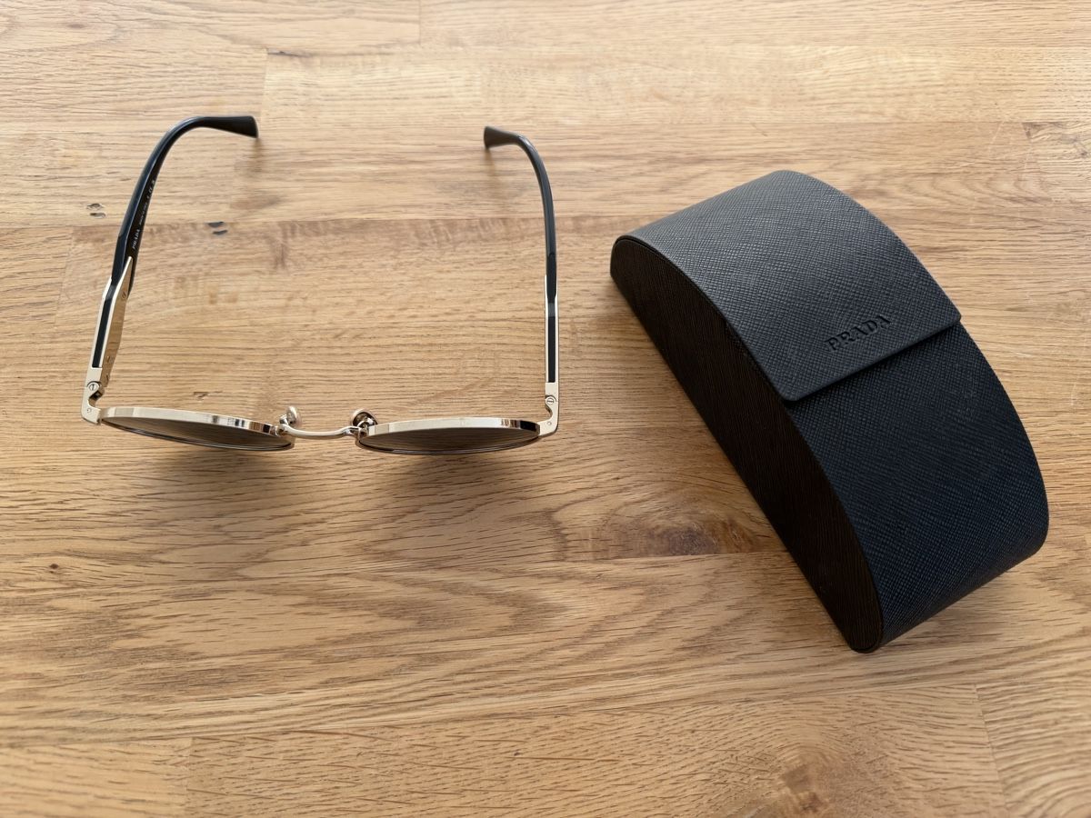 Prada Brillen & Gläser: Prada Sonnenbrille PR65ZS – Neu (gemäss Beschreibung) aus Emmenbrücke von vco_hh5v 1