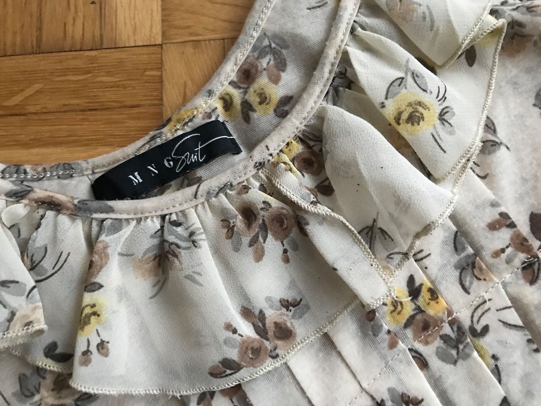 Mango Top: Top von Mango ca Grösse M - Porto 1.40 – Usato da Emmenbrücke venduto da Hathor123 1