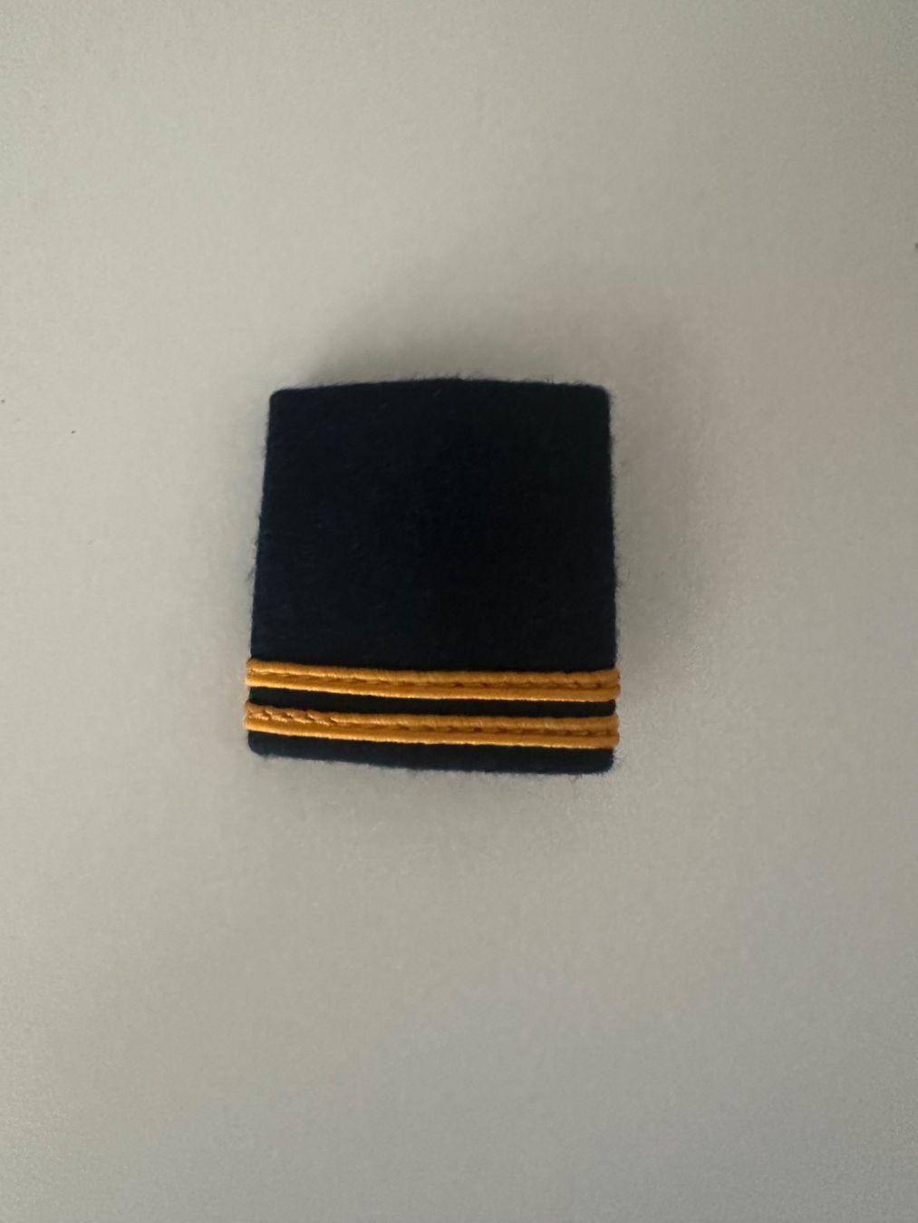 Armée suisse Plaquettes & Badges: Schulterabzeichen Oberleutnant – D'occasion à Arboldswil par mat_xyx5