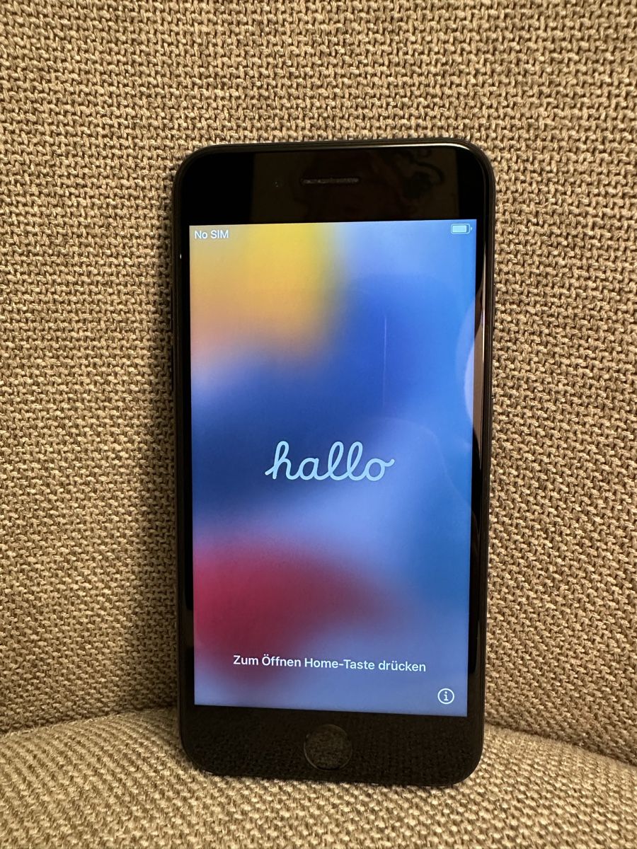 Apple Telefoni cellulari / Smartphones: iPhone 7 schwarz – Usato da Hägendorf venduto da neon09