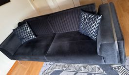Sofa Dunkelblau Stoff mit Zierkissen guter Zustand