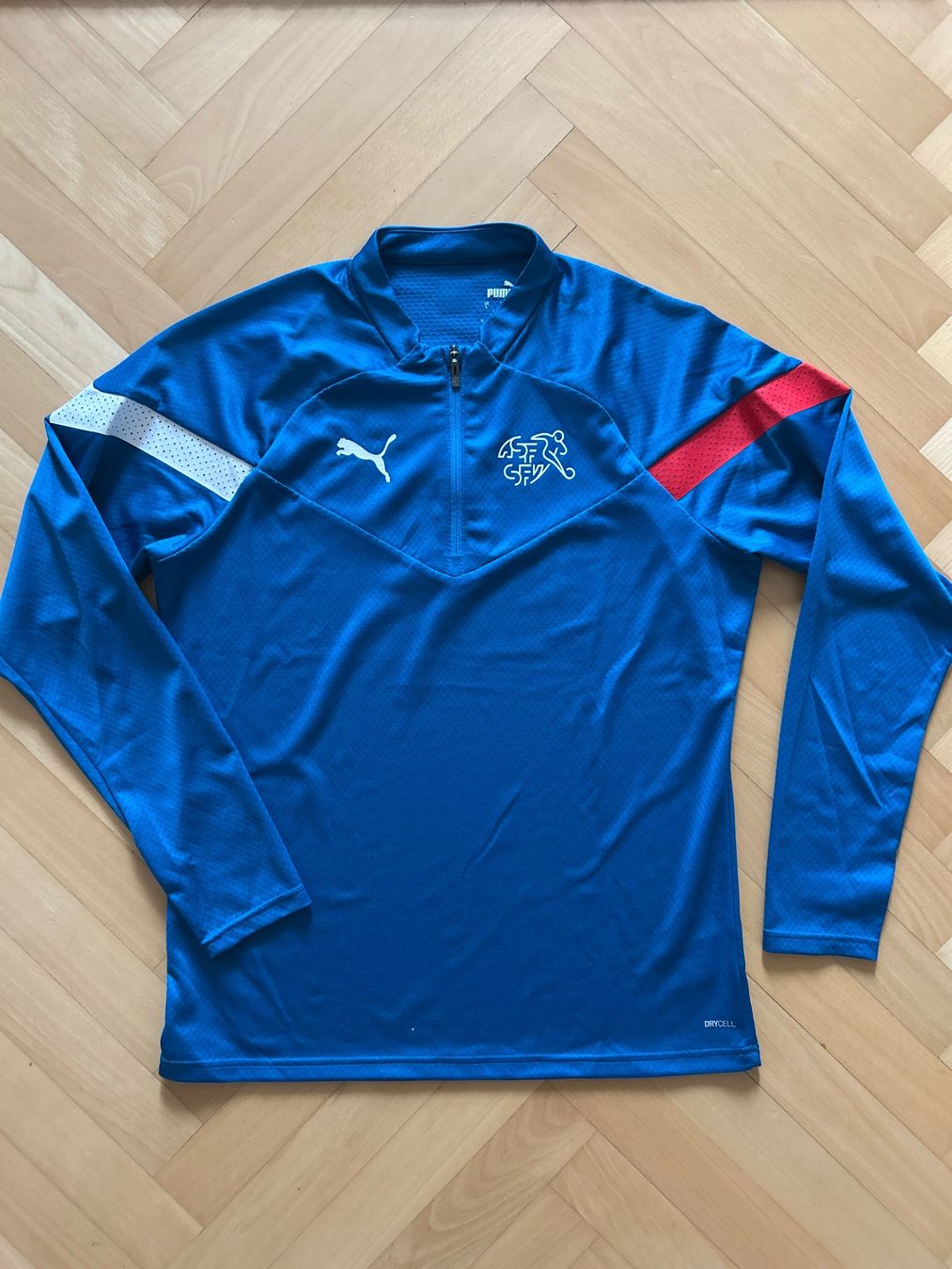 Schweizer Nati Canottiere & Pantaloni: PUMA SFV Schweizer Nati Set NEU ORIGINAL VERPACKT – Nuovo e nell'imballaggio originale da Luzern venduto da Sunnysmile0511 3