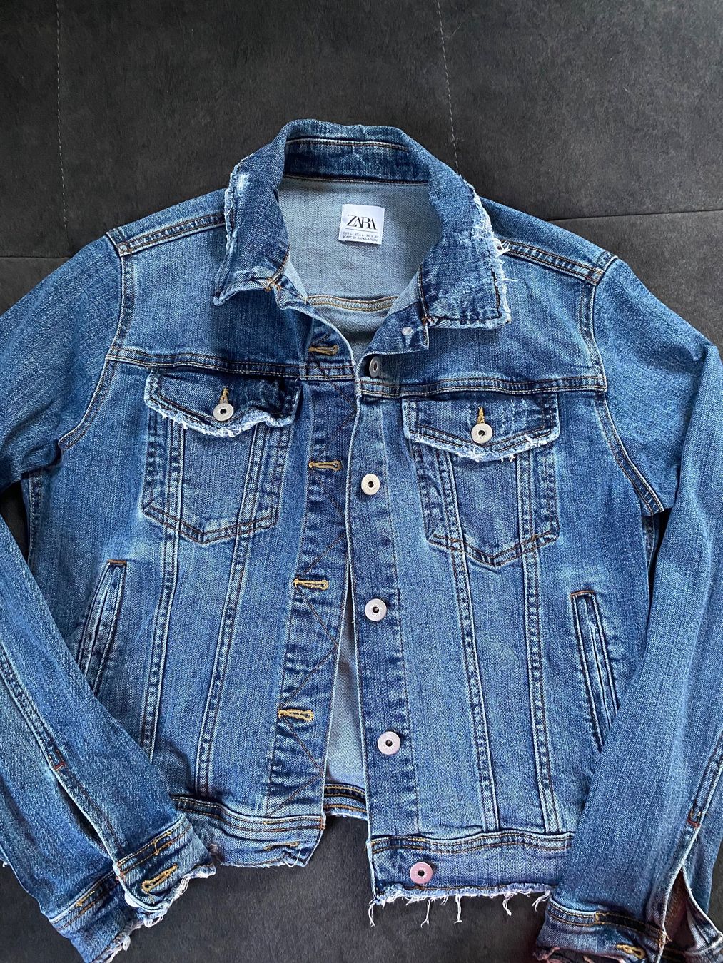Zara Giacche: Zara Jeansjacke Damen Grösse L – Usato da Frutigen venduto da TianaTiara