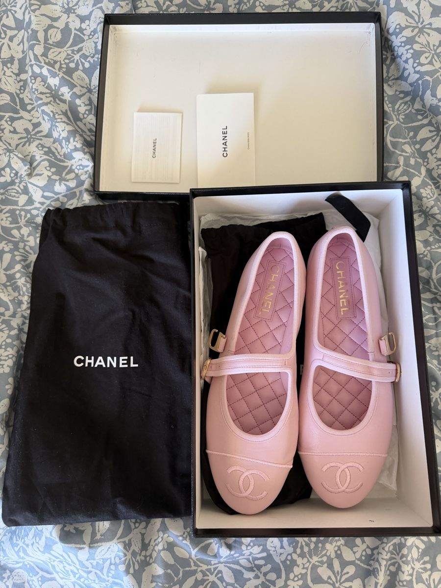 Chanel Chaussures femmes: Chanel Mary Jane Wunderschön! 40 – D'occasion à Fruthwilen par Mariya13