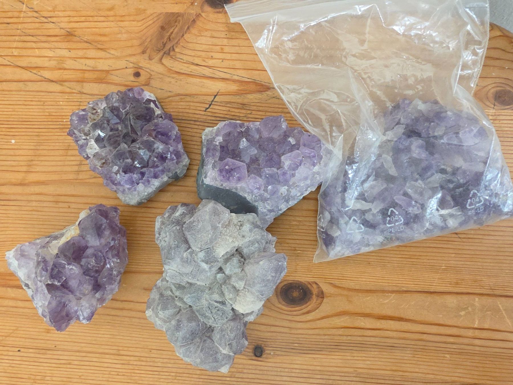 Mineralien & Heilsteine: Amethyst und violette Bruchsteine – Gebraucht aus Steffisburg von rop_5zpp