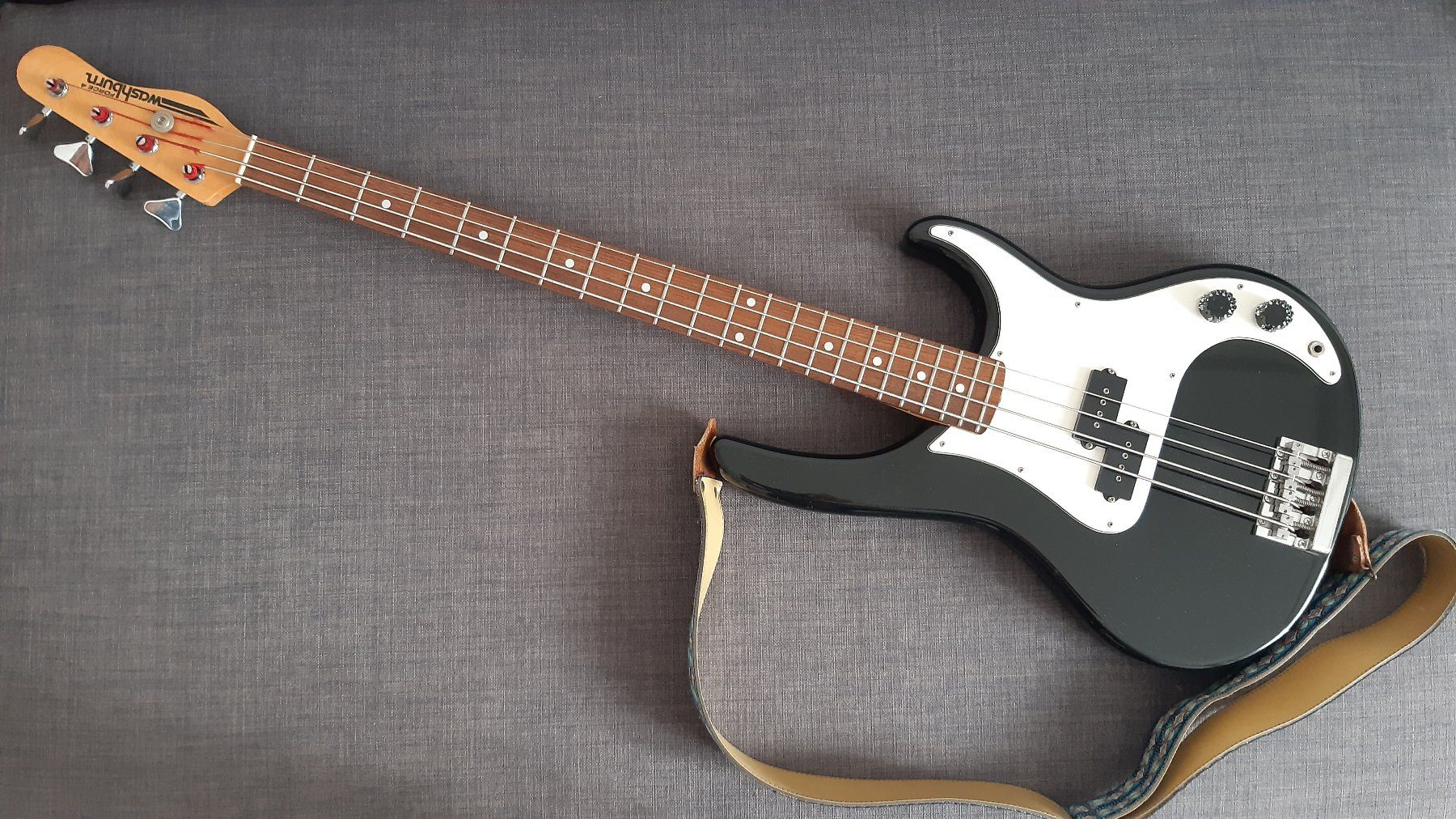 Strumenti musicali: Washburn Force 4 Precision E-Bass – Usato da Basel venduto da odradek