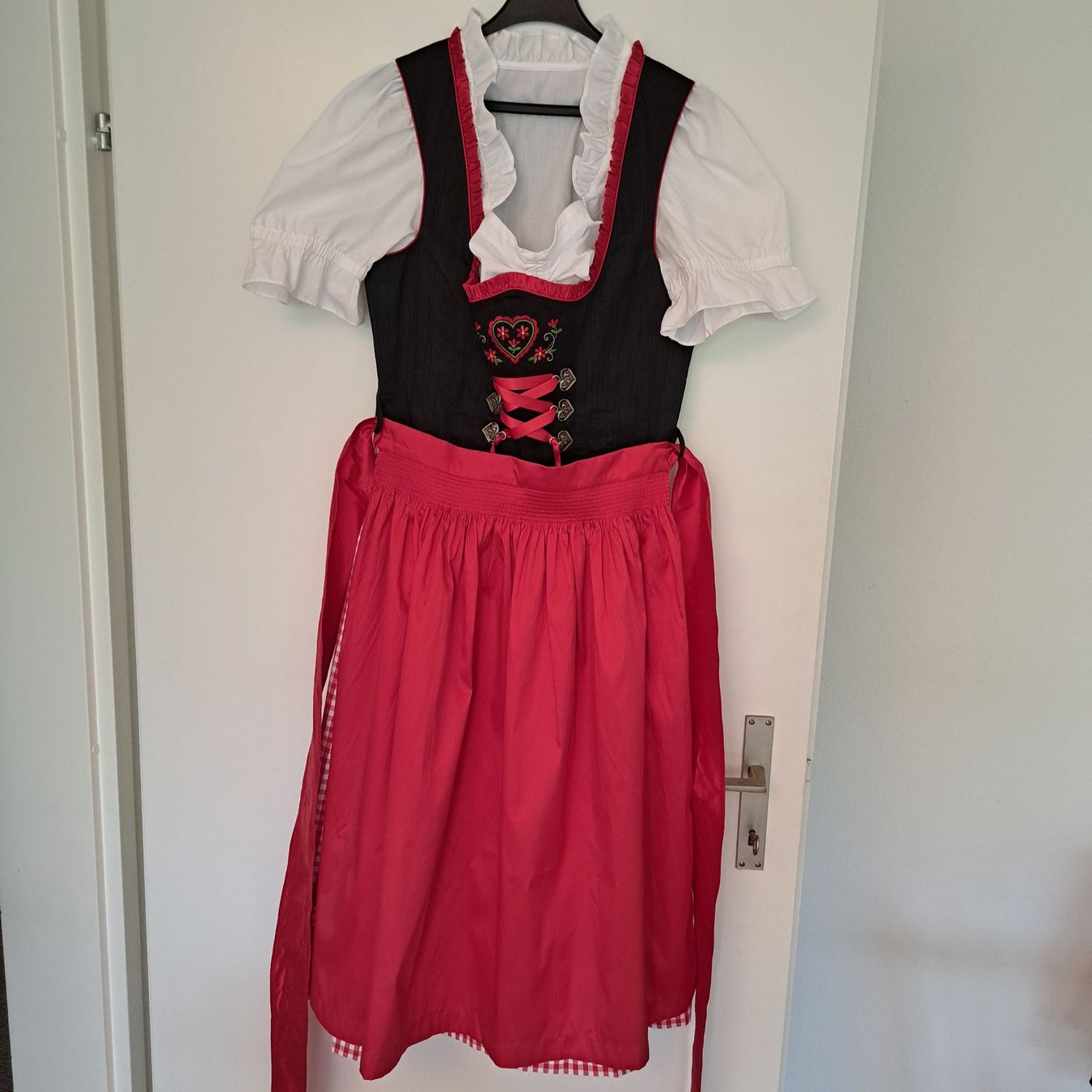 Costumi: Dirndl by Tchibo – Usato da Grüningen venduto da Tappio