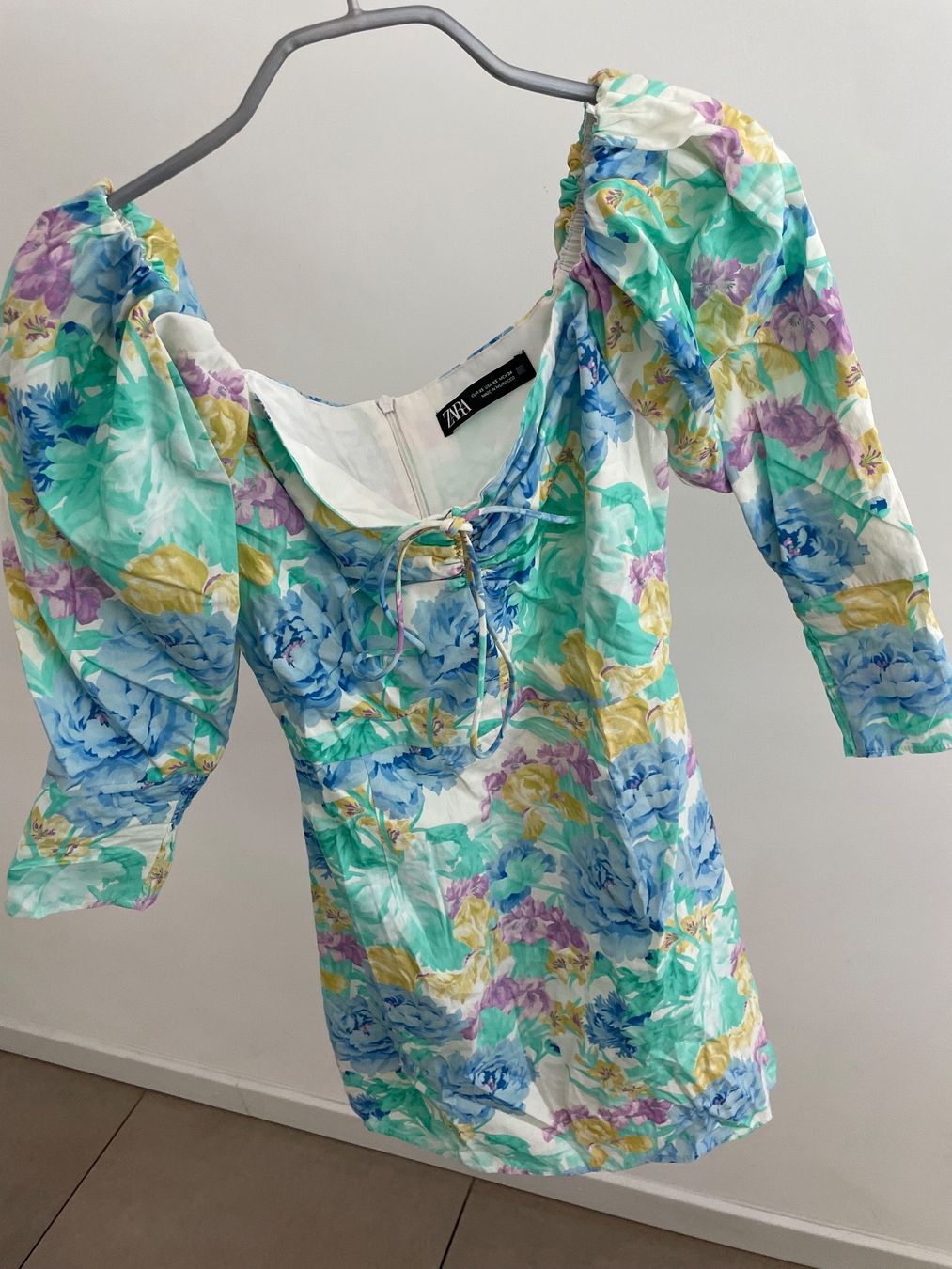 Zara Kleider: Robe Zara Fleurie Manches Bouffantes – Gebraucht aus Sion von Mazarine_ 1