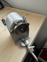 Caran d'Ache Bleistiftspitzer Nr 455 silber gebraucht