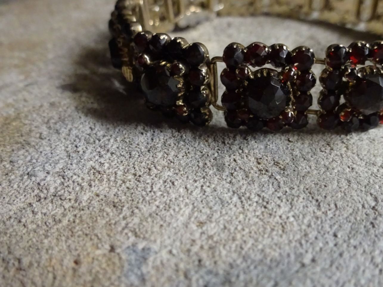 Bracciali & Braccialetti: Art Déco Granat Armband – Usato da Esslingen venduto da FetteSchnecke 9