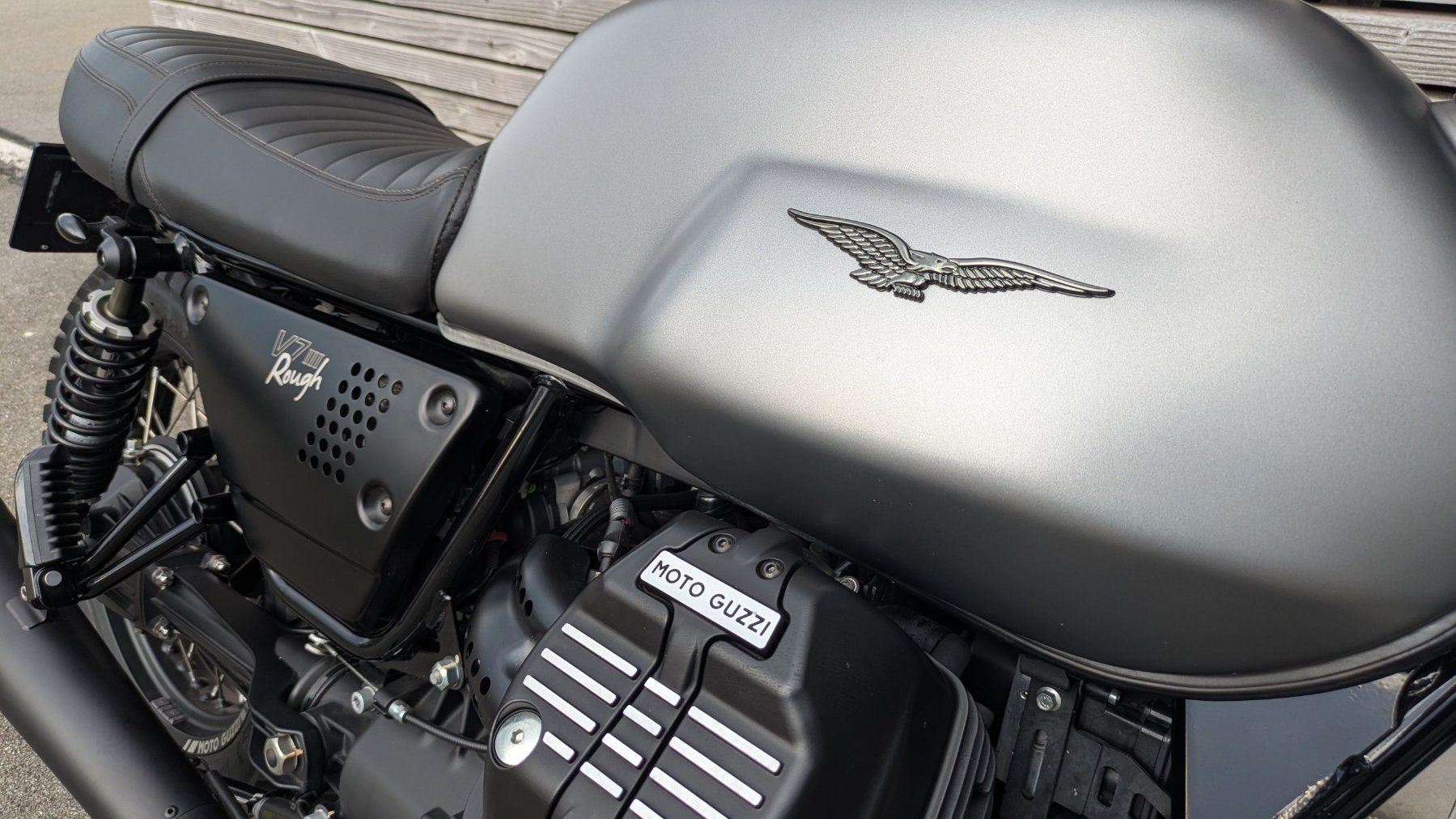 Moto Guzzi Route: *** Einmalig schöne Moto Guzzi V7 Rough *** – D'occasion à Richterswil par universeONE 8