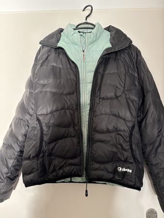 Sherpa Outdoorjacke mit farblich passendem Daunengilet