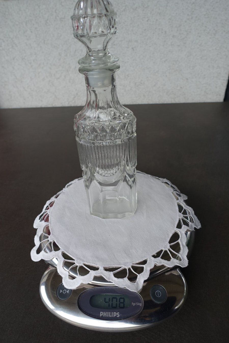 Caraffe: Schöne ältere Glaskaraffe, reichlich verziert, Versand! – Usato da Trimbach venduto da bergmann67 4
