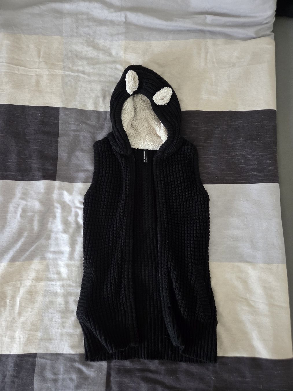 Tiragraffi: Strickweste – Usato da Rickenbach-Sulz venduto da Bacardibabe