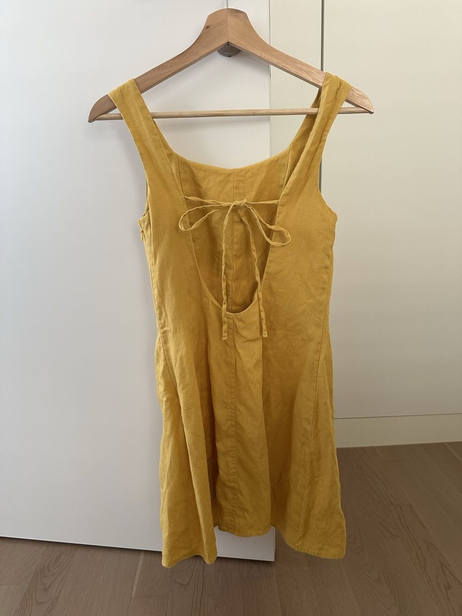 Reformation Vestiti: Robe en lin Reformation – Usato da Genève venduto da AuTuMnLoveR 2