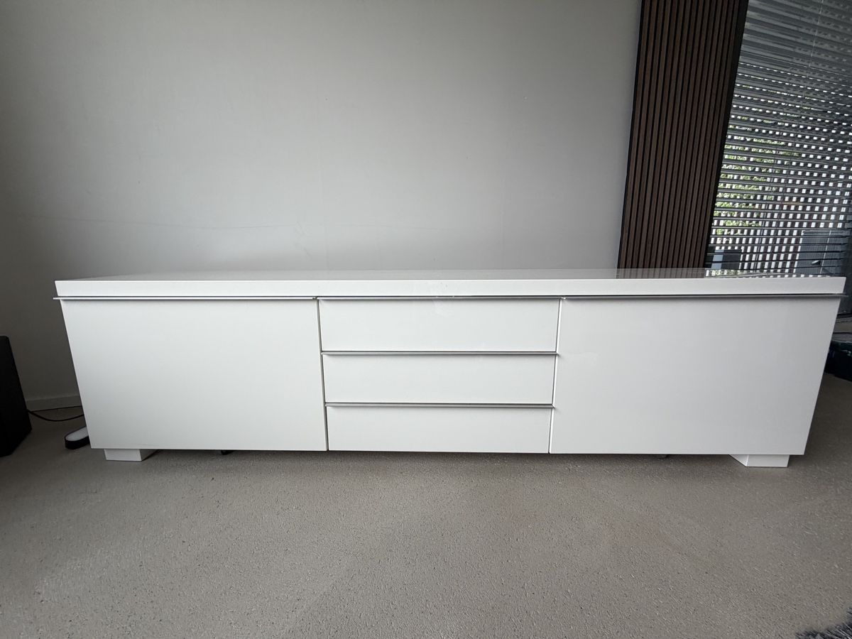 Ikea Mobili TV: TV Möbel weiss – Usato da Wollerau venduto da shoppingqueen18