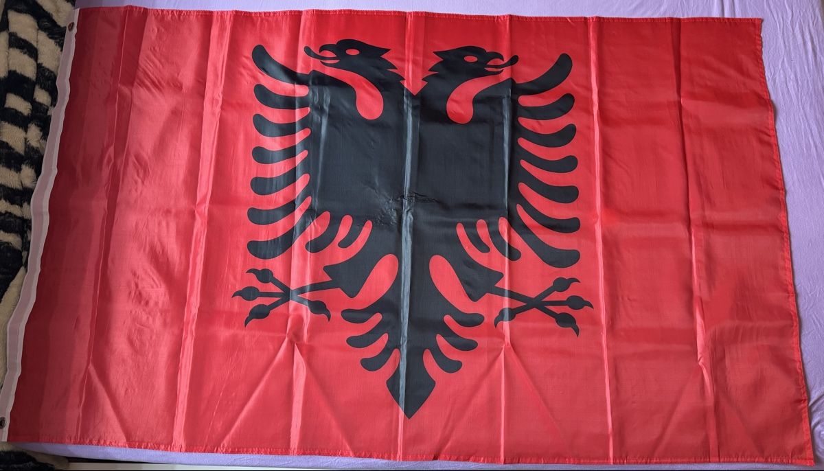 Bandiere: Albanienflagge – Usato da Romanshorn venduto da cueb52tg