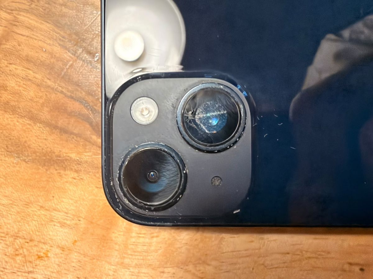 Apple Portables: iPhone 14 – D'occasion à Zürich par S54 2