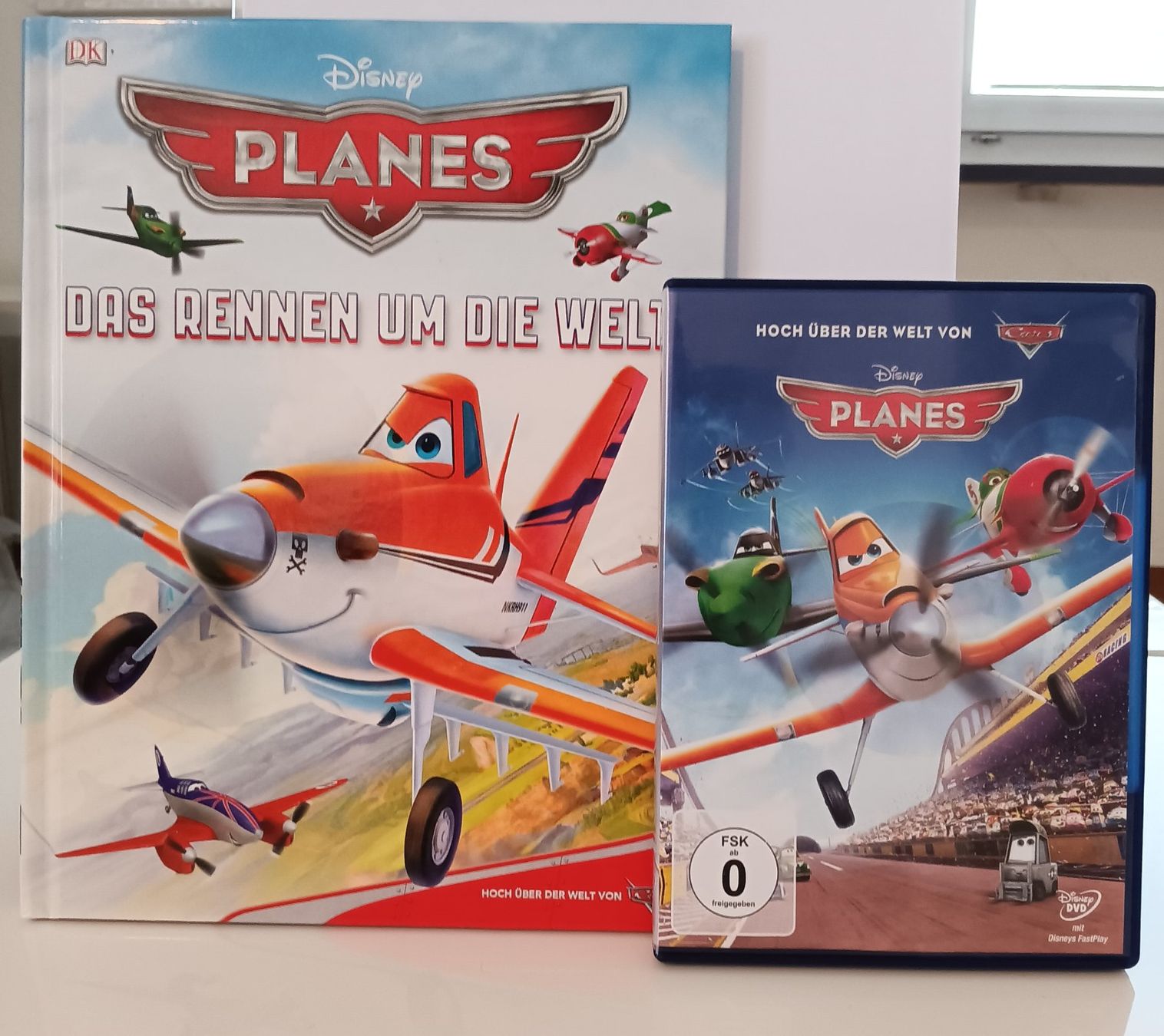 Tutti i DVDs: Disney - PLANES DVD + BUCH - NEUWERTIG – Nuovo e nell'imballaggio originale da Aarau venduto da Yeeaaah