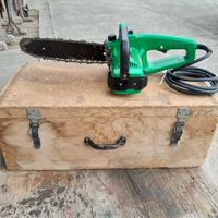 Hitachi Elektro Kettensàge aus Zimmerei,zustand sehr gut.