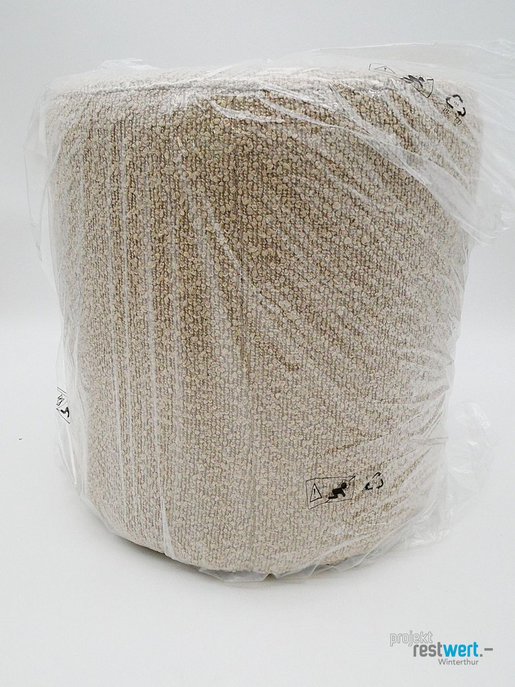 Hocker: HOUSE NORDIC Ejby Hocker rund, beige – Neu (gemäss Beschreibung) aus Winterthur von Restwert_Winterthur 1