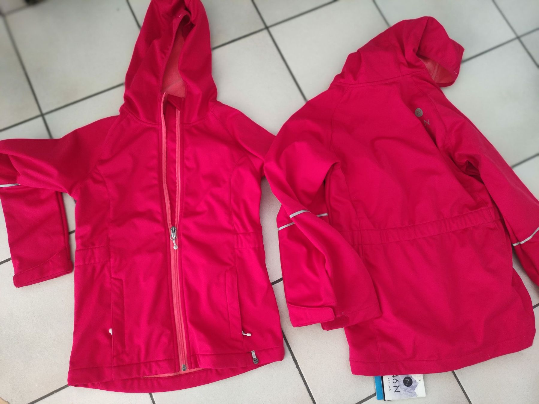 Giacche: Neu Softshell Jacke gr 128 or 140 – Nuovo e nell'imballaggio originale da Dagmersellen venduto da L.Ga.