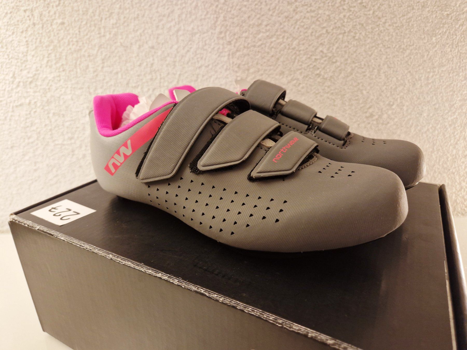Northwave Scarpe da donna: Northwave Core 2 Frau Schuhe - Anthra Grösse 36 – Nuovo e nell'imballaggio originale da Braunau venduto da Brand-Store 3