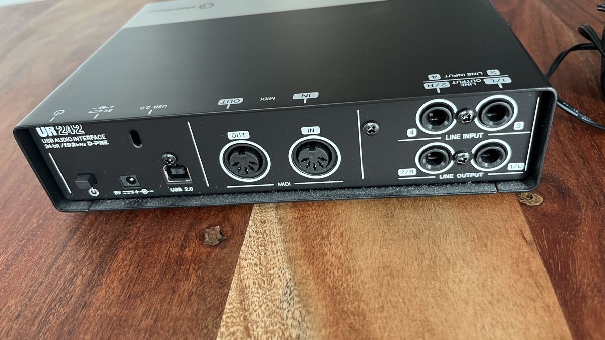 Steinberg UR242 Audio Interface - Perfect for Home Studio! (Neu