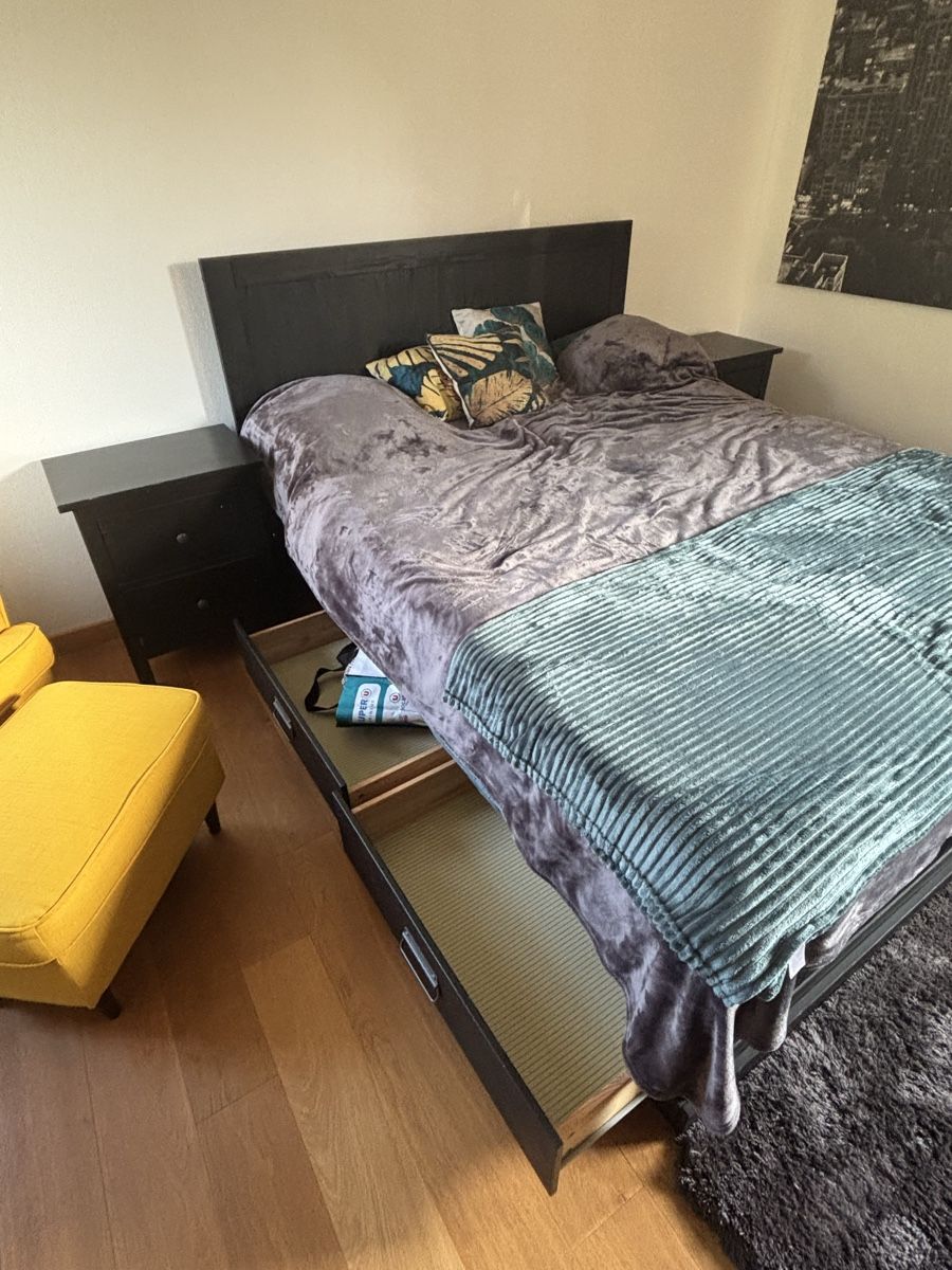 Letti: Ikea-Bett mit zwei Nachttischen – Usato da Basel venduto da flo_zvn9 3