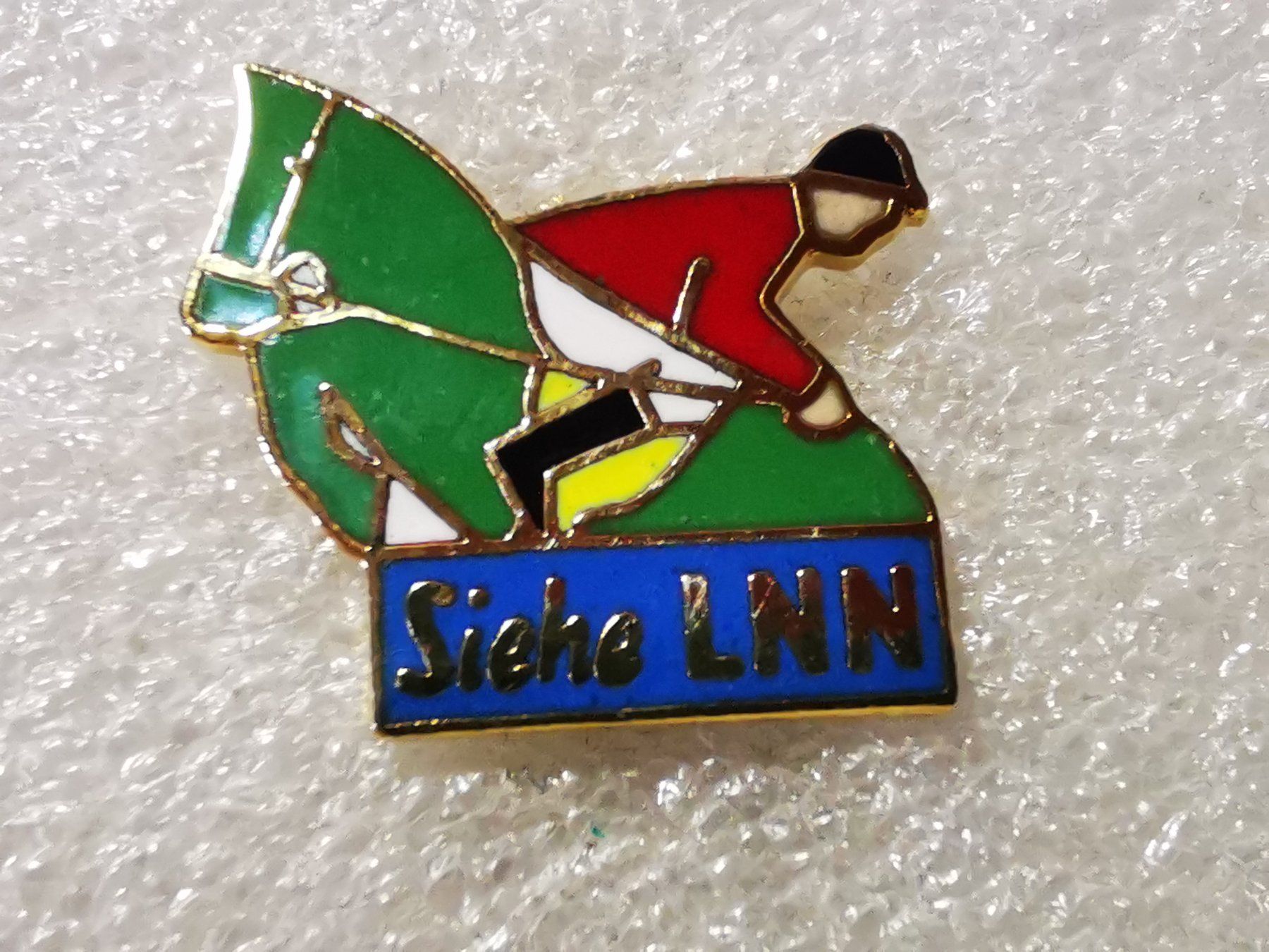 Placchette & Badge: Ansteckpin 143: Siehe LNN – Usato da Oppligen venduto da Pin-Fall-Shop