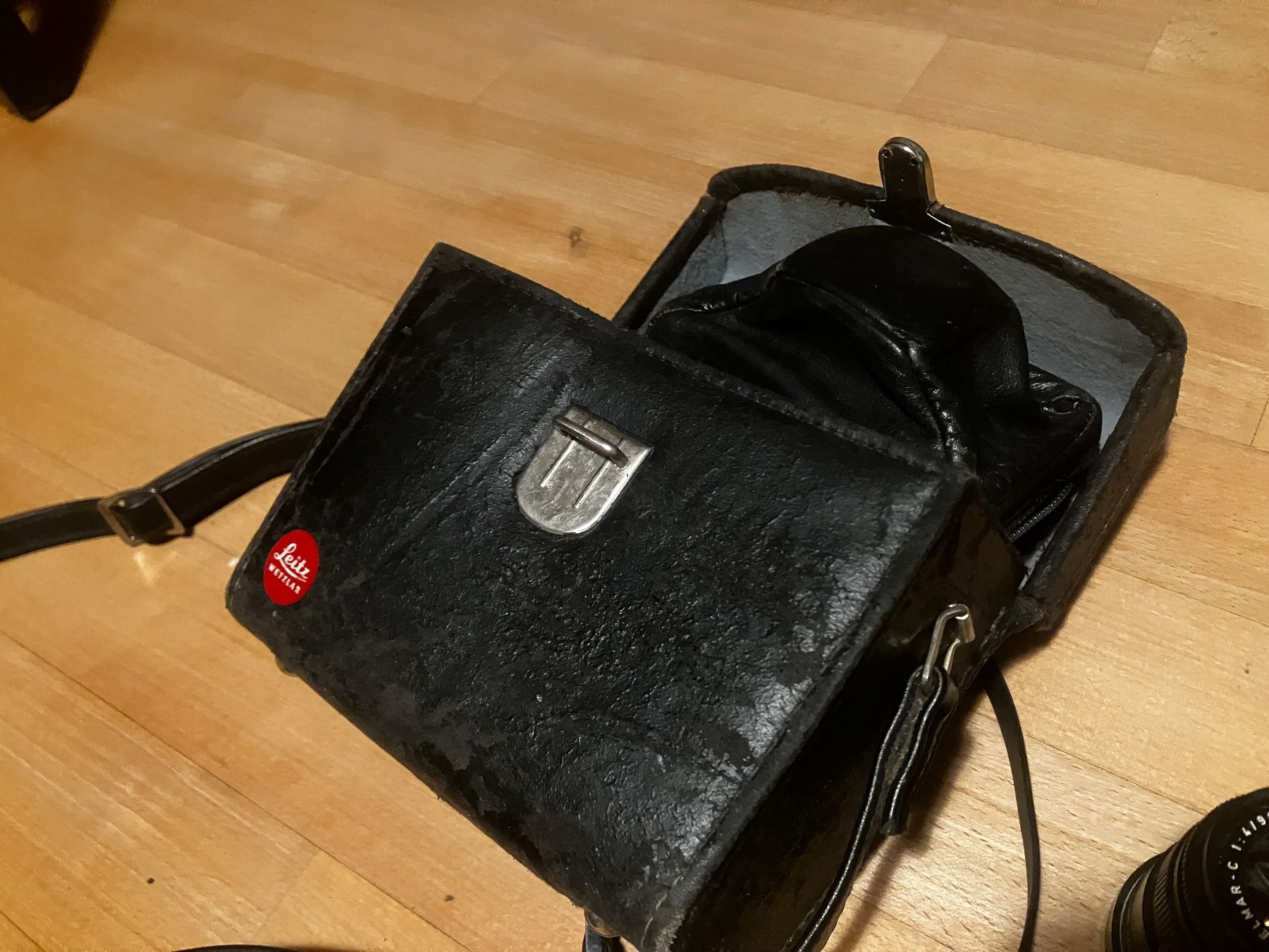 Leica Kamera: Leica CL – Defekt aus Grüt (Gossau ZH) von dom_hrd7 4
