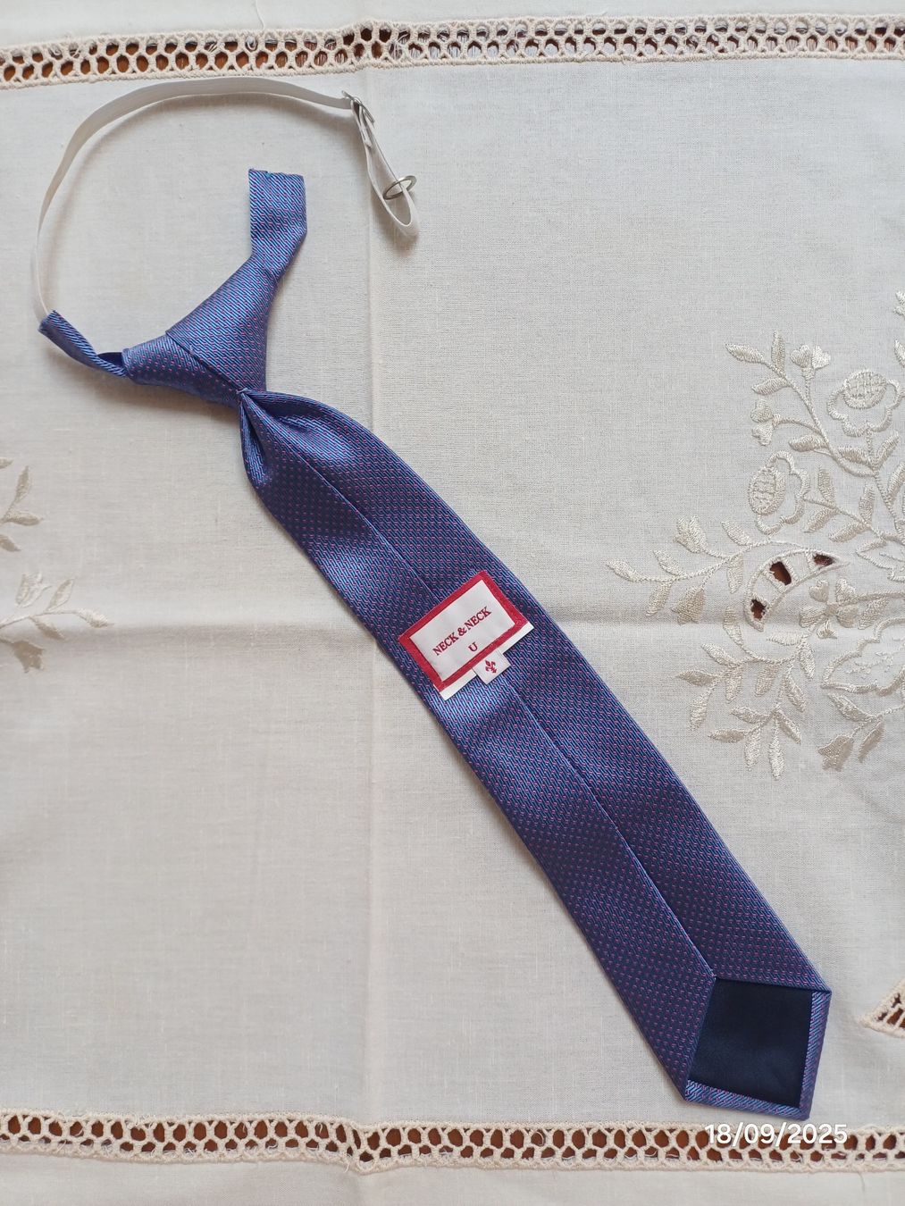 Altro abbigliamento per bambino: Kinderkrawatte - Marke: Neck & Neck – Usato da Würenlos venduto da Abracadabra26 1