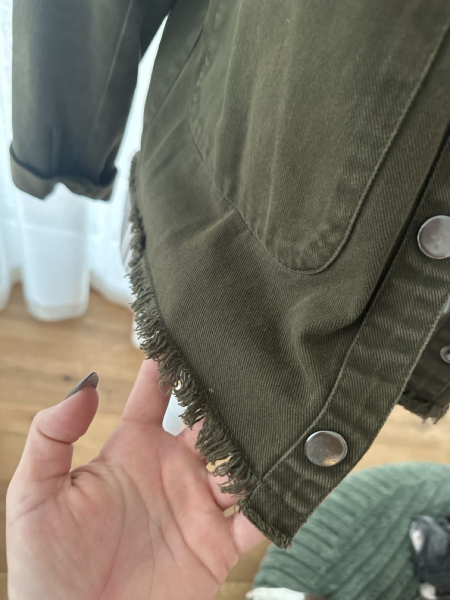 H&M Giacche: Jeansjacke oliv – Usato da Lachen SZ venduto da Leeeeniiii17 2