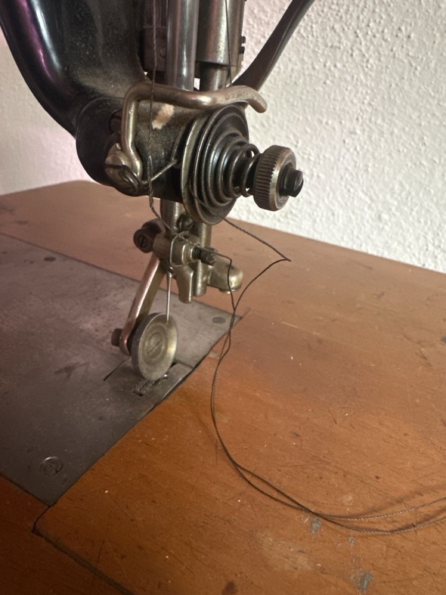 Pfaff Nähmaschinen: Pfaff lather sewing machine with iron frame acceptable – Gebraucht aus Elsau von MANWITHVAN 4