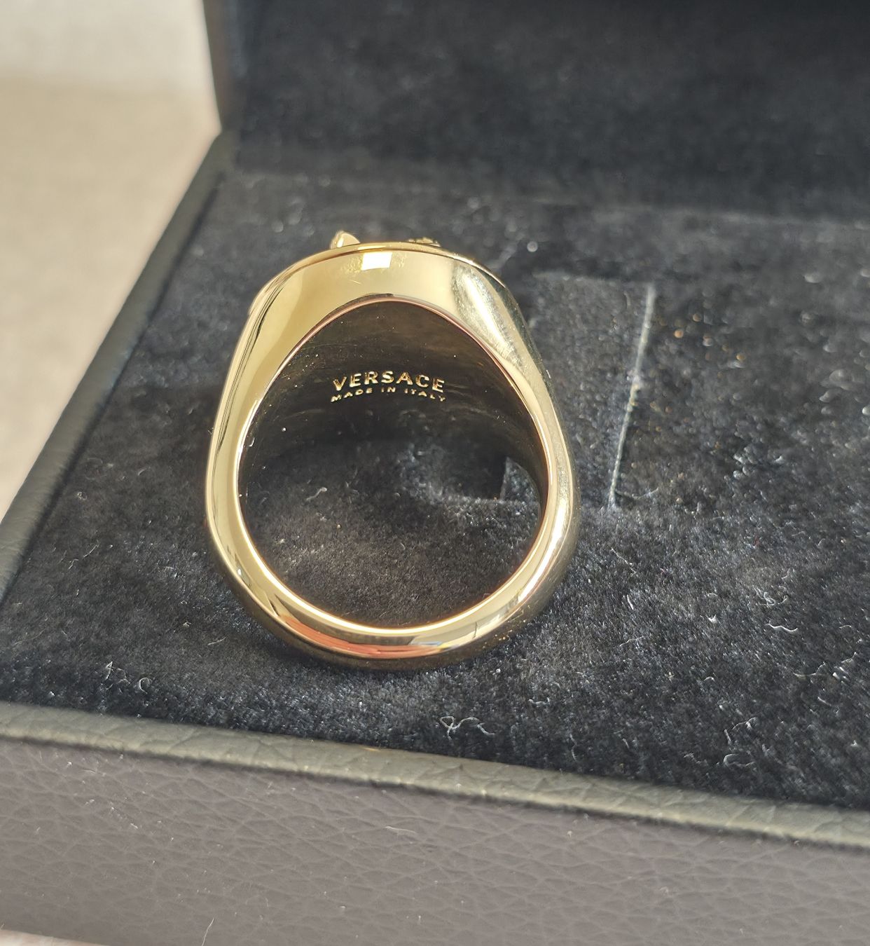 Versace Anelli: Versace Ring Gold, Top Zustand – Nuovo (secondo la descrizione) da Amriswil venduto da newschweiz 3