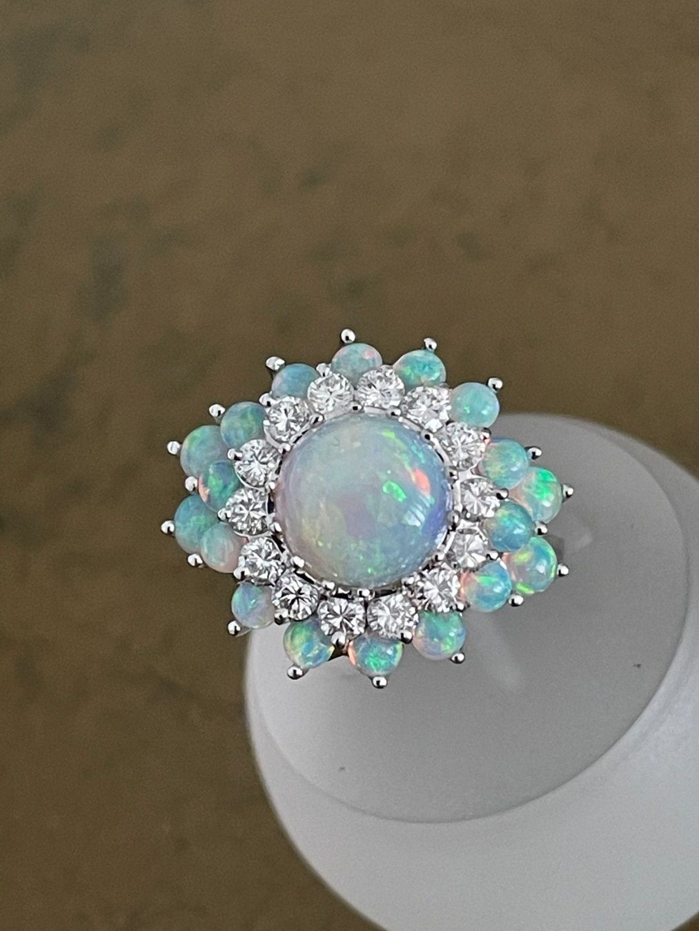 Ringe: Weissgold Ring Opalen und Brillanten – Gebraucht aus Muttenz von einfach-schoen 1