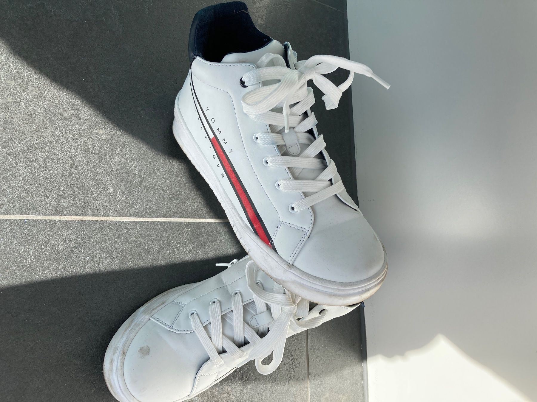 Tommy Hilfiger Scarpe per ragazzi: Tommy Hilfiger Kinder – Usato da Pratteln venduto da Miki_