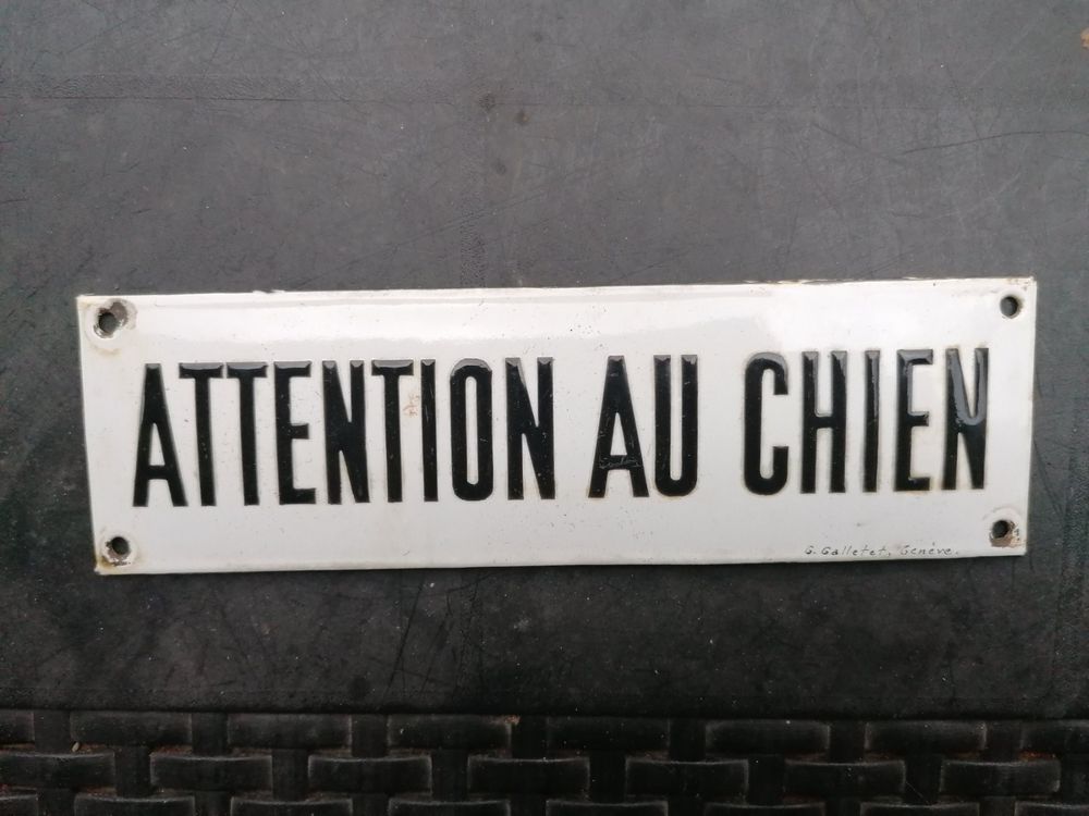 Plaque Émaillée Attention Au Chien À VENDRE! - FR
