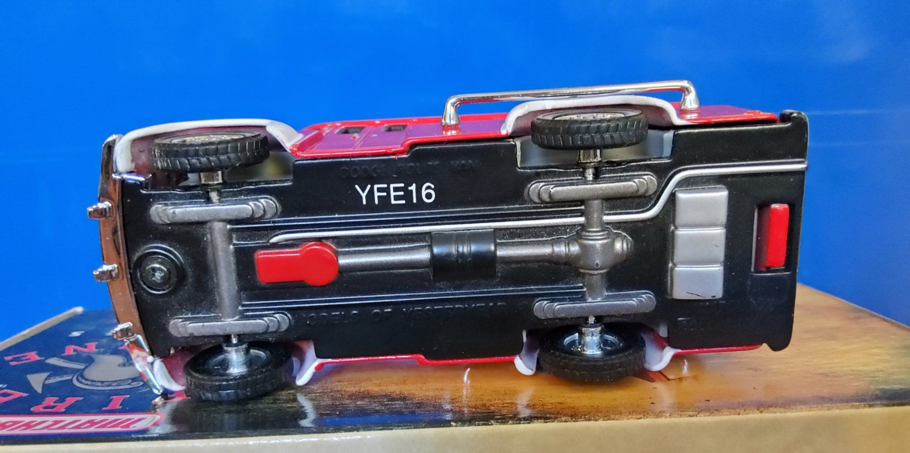Dodge Modellautos: Modellauto "Dodge Route Van Fire Fighter" 1948 1/43 YFE16 – Neu und originalverpackt aus Grüningen von VENOM59 4