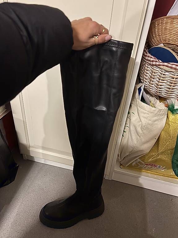 Scarpe da uomo: Overknees Stiefel - Schwarz – Usato da Dübendorf venduto da tay_jcn7 1
