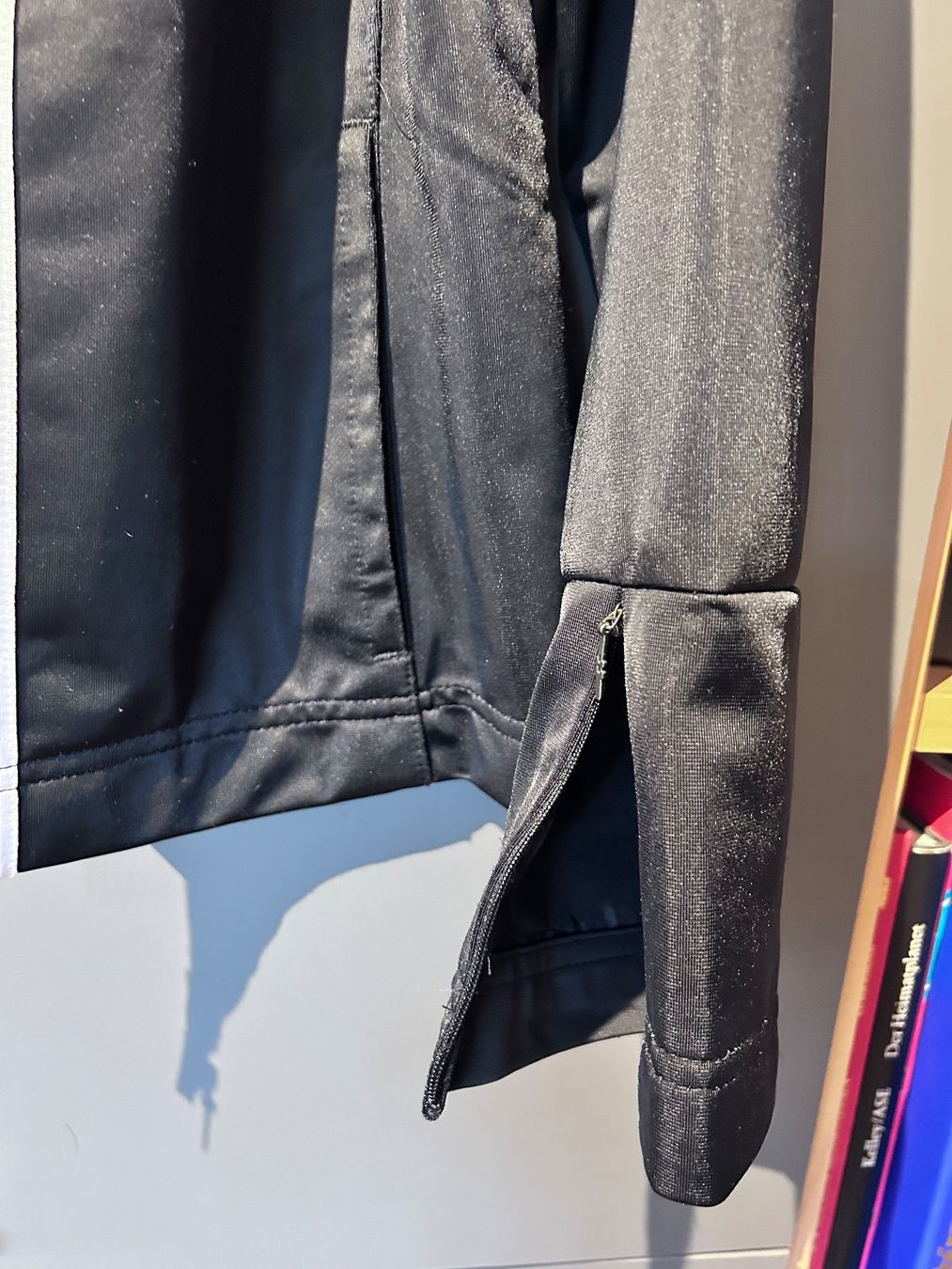 Adidas Vestes: Adidas Trainerjacke schwarz Gr. 38 – D'occasion à Einigen par Babychilli 4