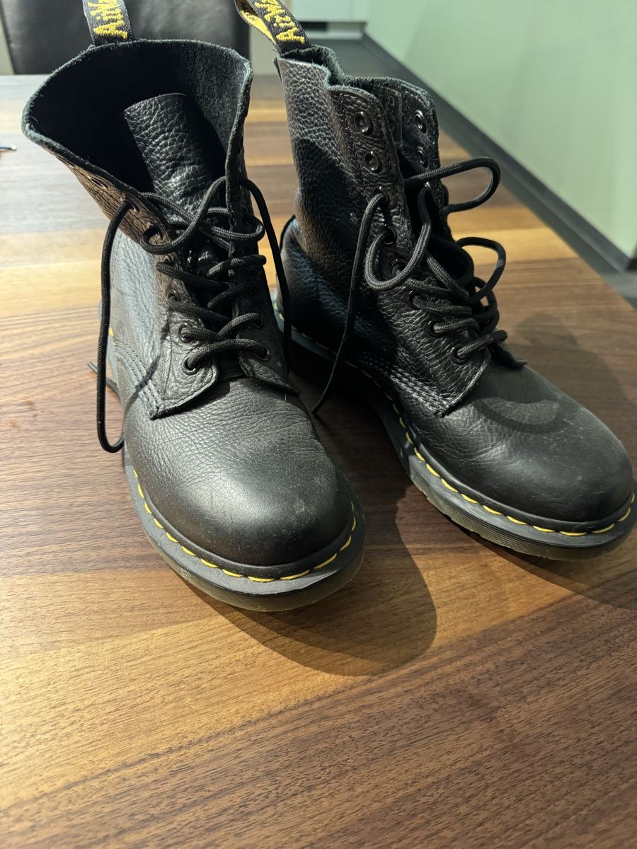 Dr. Martens Damenschuhe: Dr. Martens Schuhe – Gebraucht aus Frauenfeld von Lenard14
