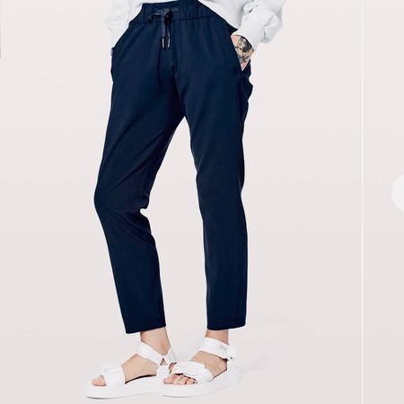 Lululemon On The Fly Pant *Woven 28" Dark Blue Hose