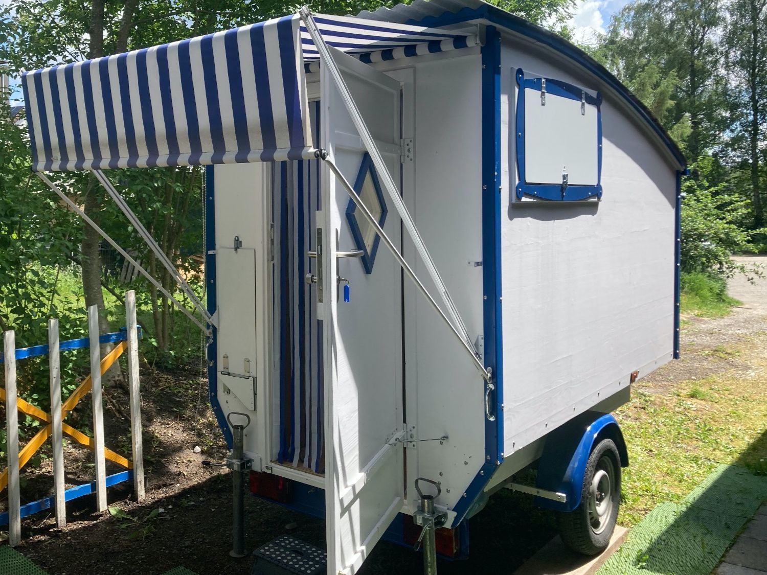 Rimorchi: kleiner Wohnwagen – Usato da Volketswil venduto da Circus65 1