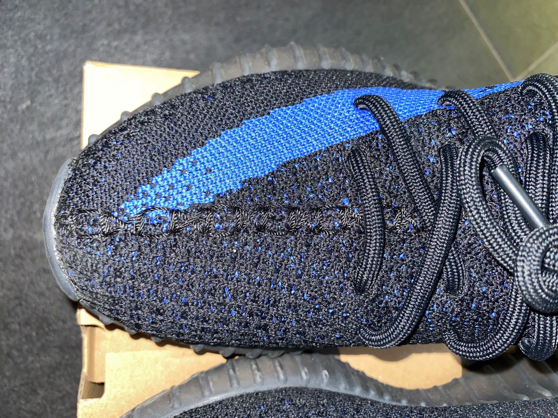Adidas Scarpe da uomo: Yeezy Boost 350 V2 Dazzling Blue – Usato da Wil / ZH venduto da Fellow16 5