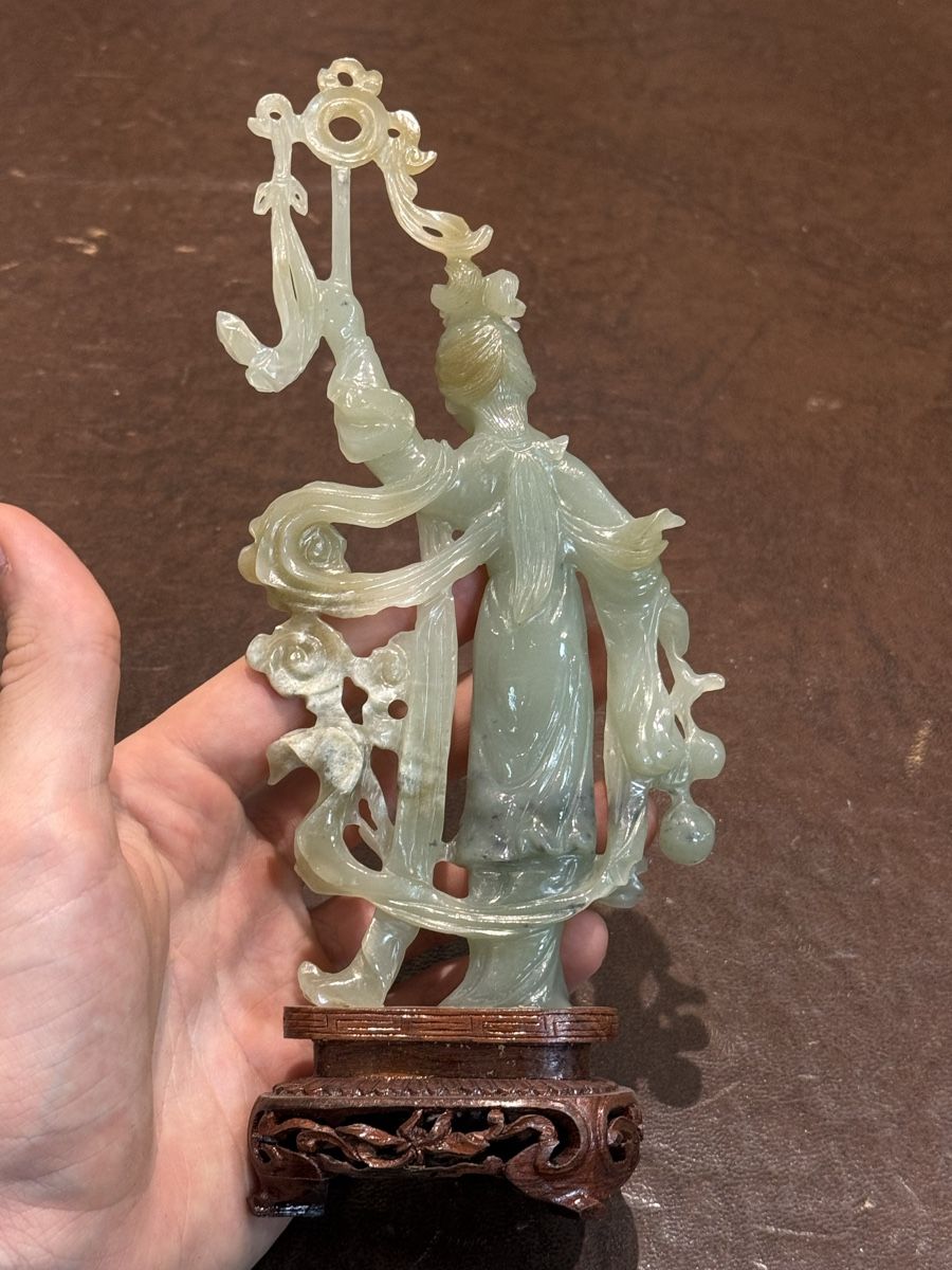 Statuette: Jade-Figur einer jungen Frau, China – Usato da Zofingen venduto da GrosisWonderkeller 4