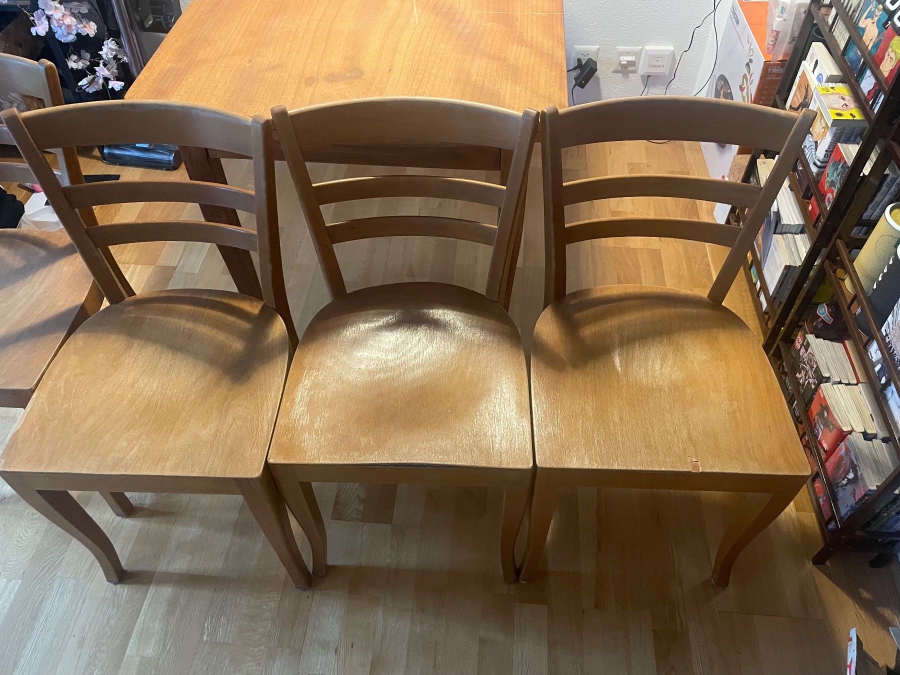 Set di tavolo e panche: Table en bois + 4 chaises en bois – Usato da Fribourg venduto da sol_ldg8 3